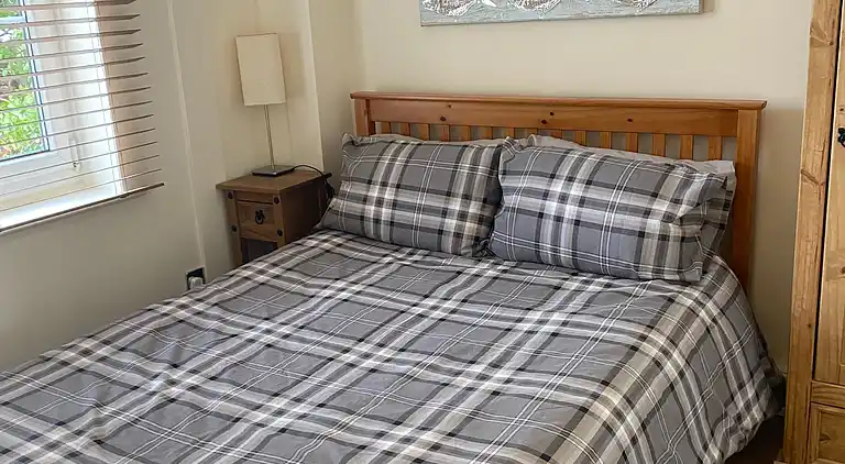 Haus am Wasser, 3 Schlafzimmer, Parkplatz, Stadtzentrum von