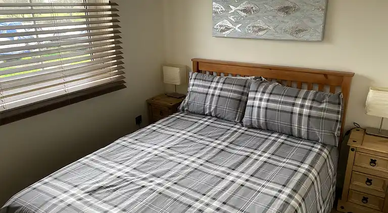 Haus am Wasser, 3 Schlafzimmer, Parkplatz, Stadtzentrum von