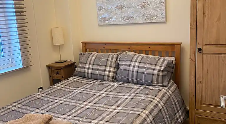 Haus am Wasser, 3 Schlafzimmer, Parkplatz, Stadtzentrum von