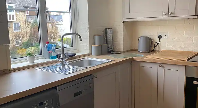 Haus am Wasser, 3 Schlafzimmer, Parkplatz, Stadtzentrum von