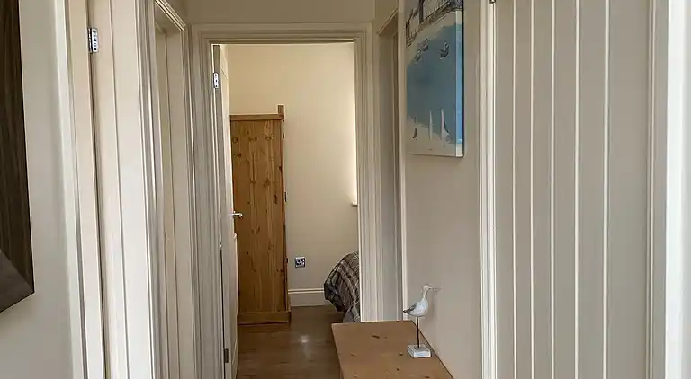 Haus am Wasser, 3 Schlafzimmer, Parkplatz, Stadtzentrum von