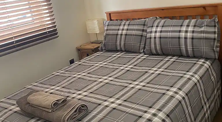 Haus am Wasser, 3 Schlafzimmer, Parkplatz, Stadtzentrum von