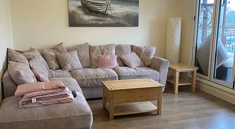 Haus am Wasser, 3 Schlafzimmer, Parkplatz, Stadtzentrum von