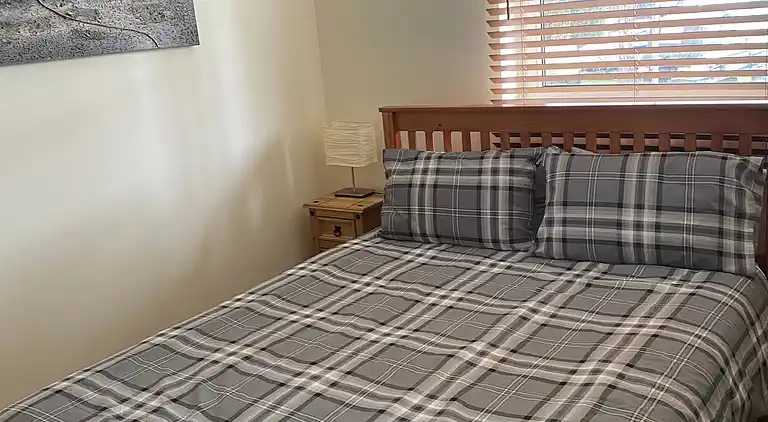 Haus am Wasser, 3 Schlafzimmer, Parkplatz, Stadtzentrum von