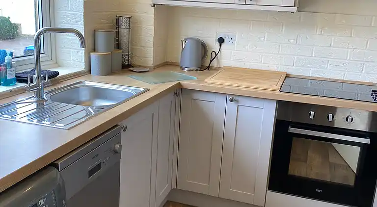 Haus am Wasser, 3 Schlafzimmer, Parkplatz, Stadtzentrum von