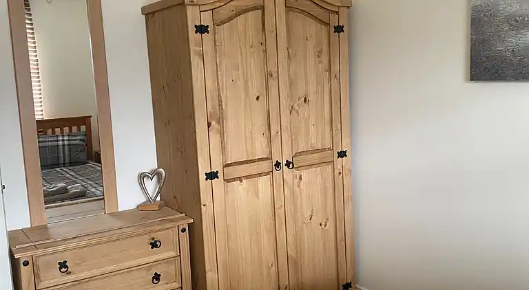 Haus am Wasser, 3 Schlafzimmer, Parkplatz, Stadtzentrum von