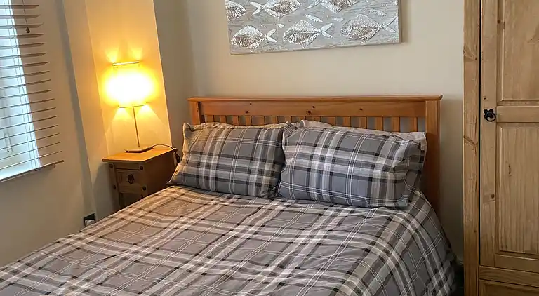 Haus am Wasser, 3 Schlafzimmer, Parkplatz, Stadtzentrum von