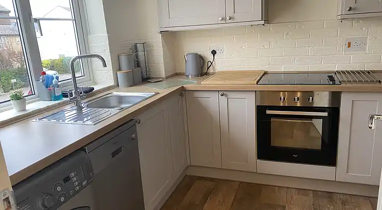 Haus am Wasser, 3 Schlafzimmer, Parkplatz, Stadtzentrum von