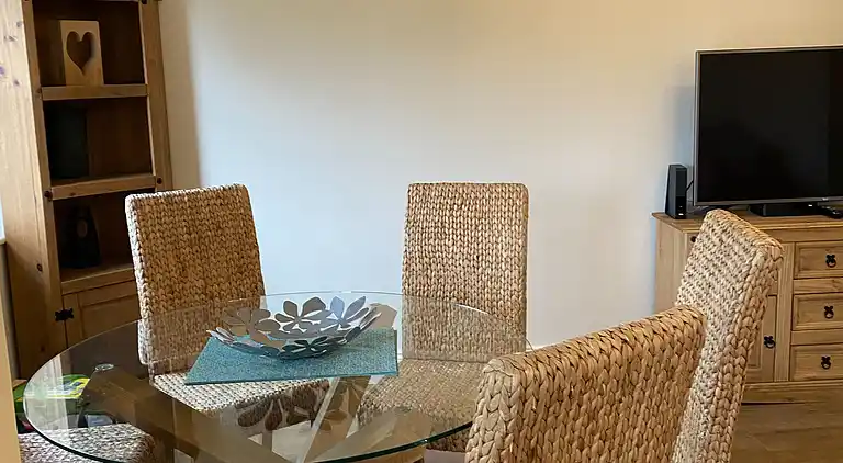 Haus am Wasser, 3 Schlafzimmer, Parkplatz, Stadtzentrum von