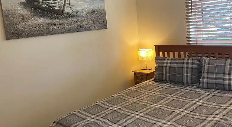 Haus am Wasser, 3 Schlafzimmer, Parkplatz, Stadtzentrum von