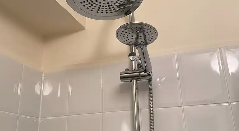 Haus am Wasser, 3 Schlafzimmer, Parkplatz, Stadtzentrum von