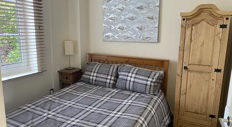 Haus am Wasser, 3 Schlafzimmer, Parkplatz, Stadtzentrum von