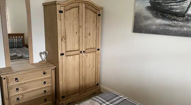 Haus am Wasser, 3 Schlafzimmer, Parkplatz, Stadtzentrum von