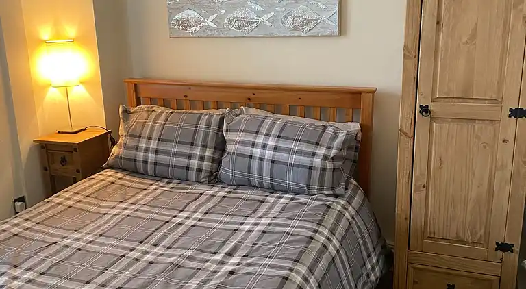 Haus am Wasser, 3 Schlafzimmer, Parkplatz, Stadtzentrum von