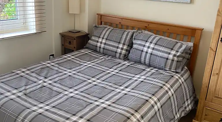 Haus am Wasser, 3 Schlafzimmer, Parkplatz, Stadtzentrum von