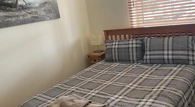 Haus am Wasser, 3 Schlafzimmer, Parkplatz, Stadtzentrum von