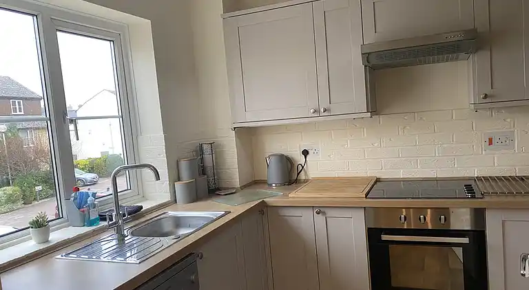 Haus am Wasser, 3 Schlafzimmer, Parkplatz, Stadtzentrum von