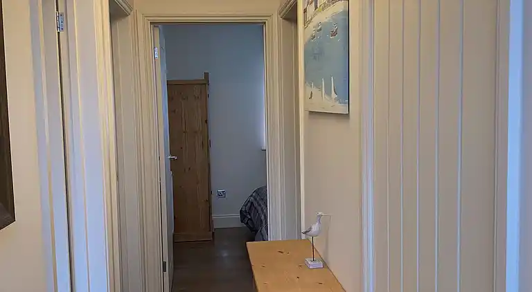 Haus am Wasser, 3 Schlafzimmer, Parkplatz, Stadtzentrum von