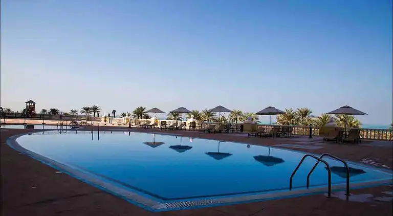 Newly renovated Gulf Studio With Gym beach pool Access