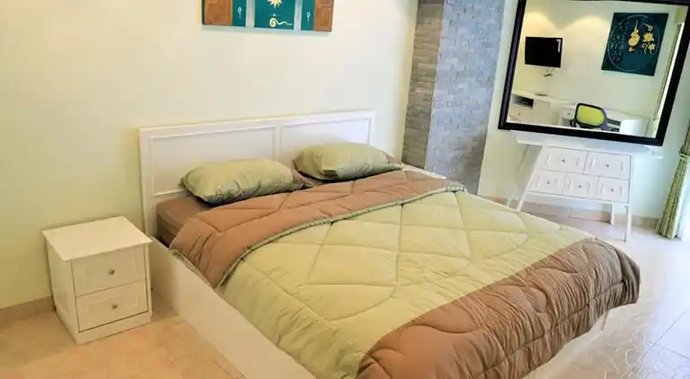 Jomtien Beach Condominium A2 mit stilvoller Küche im