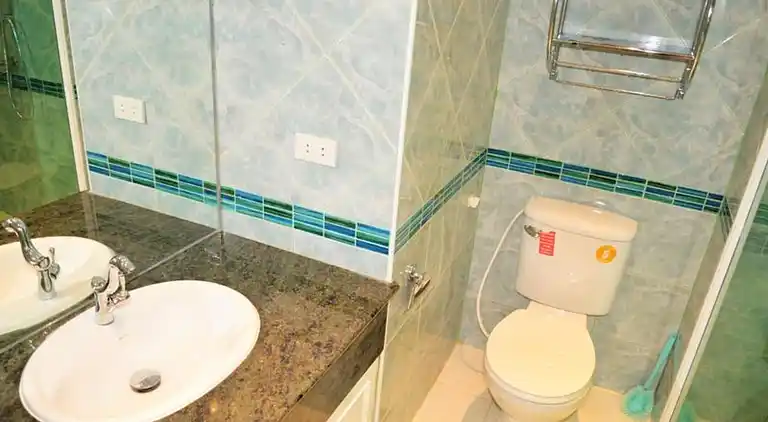 Jomtien Beach Condominium A2 mit stilvoller Küche im