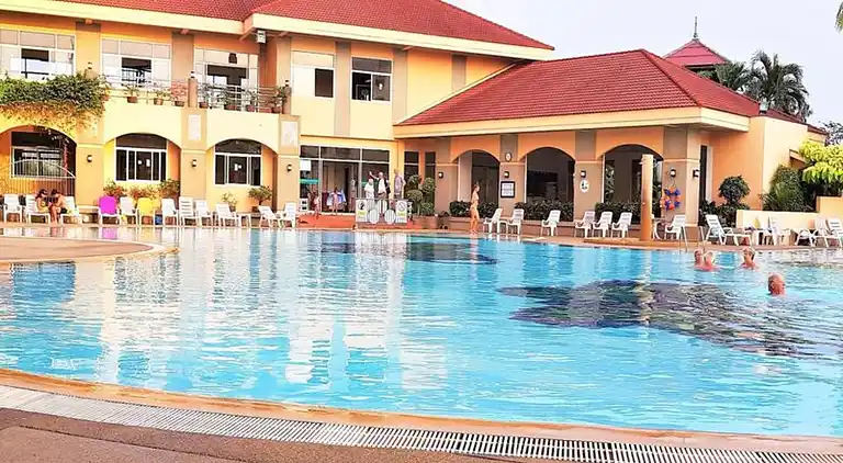 Jomtien Beach Condominium A2 mit stilvoller Küche im