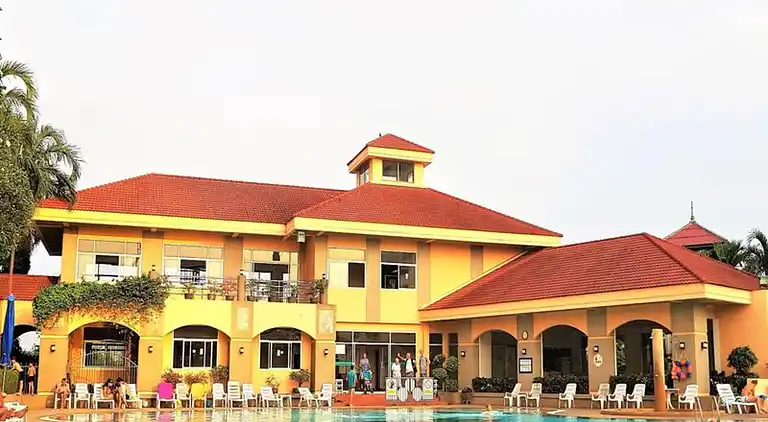 Jomtien Beach Condominium A2 mit stilvoller Küche im