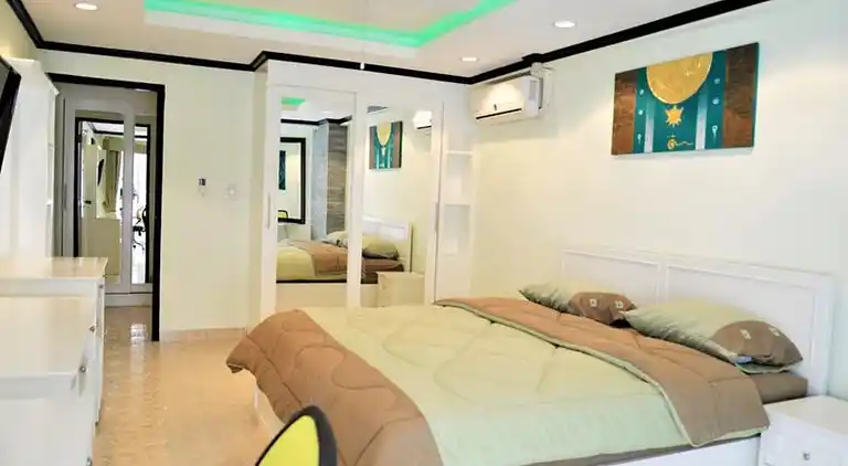 Jomtien Beach Condominium A2 mit stilvoller Küche im