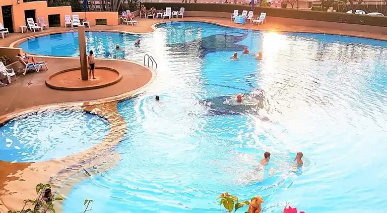 Jomtien Beach Condominium A2 mit stilvoller Küche im