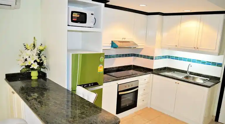 Jomtien Beach Condominium A2 mit stilvoller Küche im