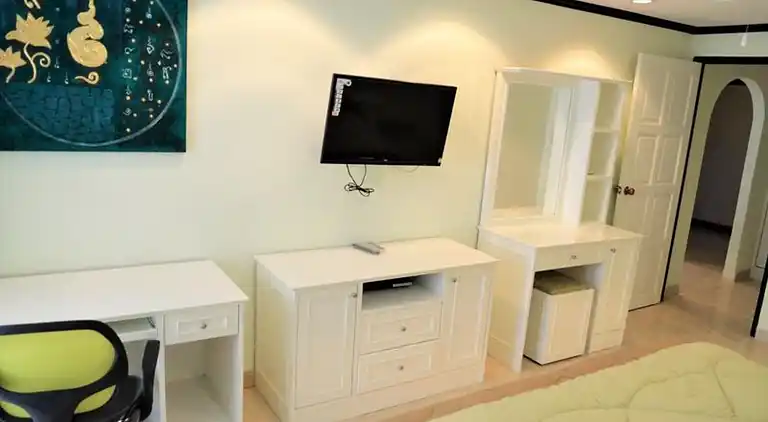 Jomtien Beach Condominium A2 mit stilvoller Küche im