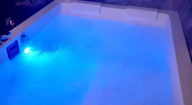 Unterkunft mit Seeblick mit Whirlpool