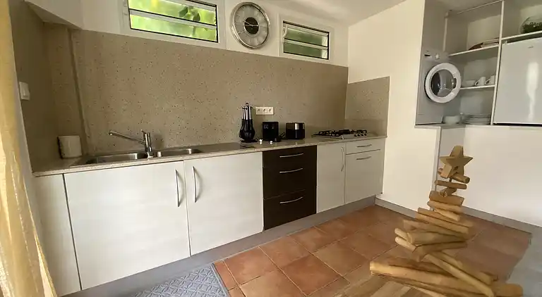 Villa low air-conditioned private lagoon pool and garden