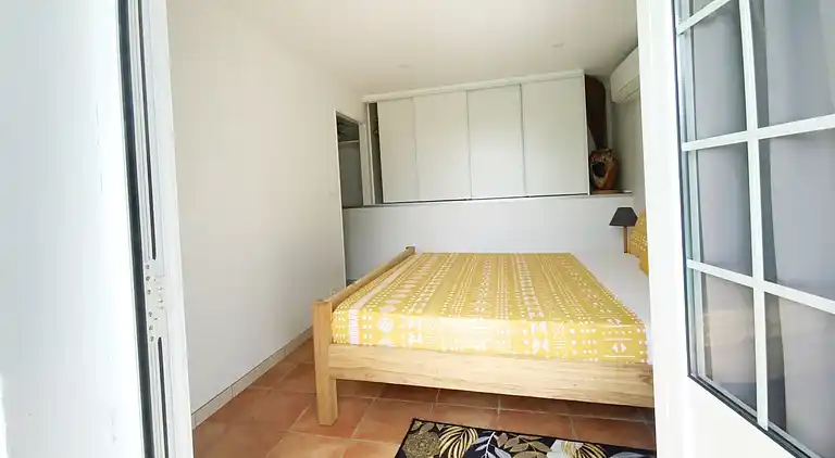 Villa low air-conditioned private lagoon pool and garden