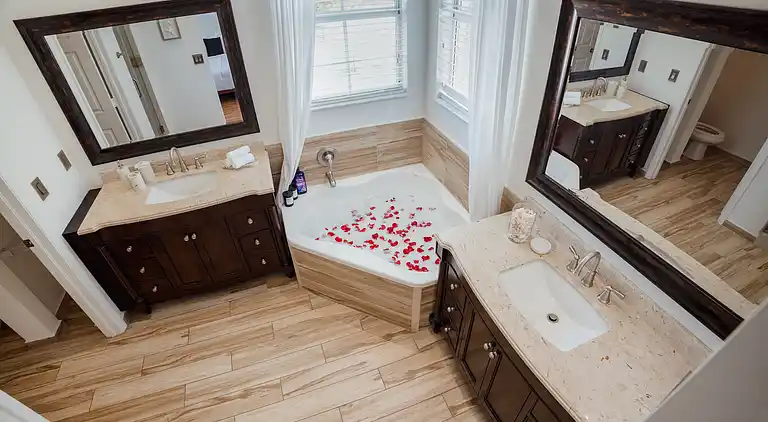 Miami Getaway: Beheiztes Poolhaus und Billardtisch-Villa