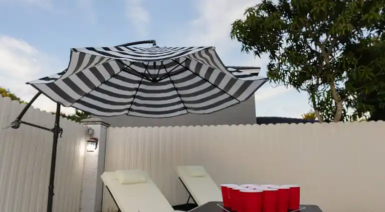 Miami Getaway: Beheiztes Poolhaus und Billardtisch-Villa