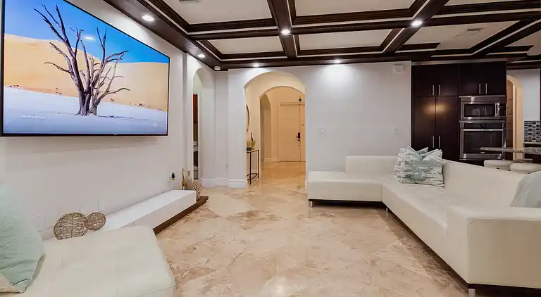 Miami Getaway: Beheiztes Poolhaus und Billardtisch-Villa