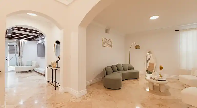 Miami Getaway: Beheiztes Poolhaus und Billardtisch-Villa