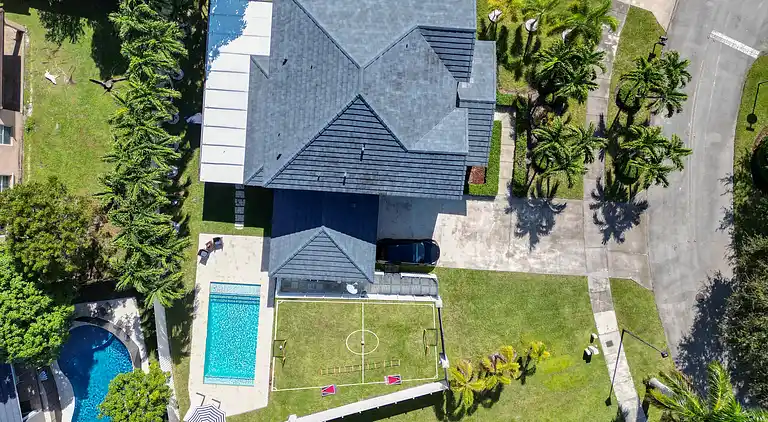 Miami Getaway: Beheiztes Poolhaus und Billardtisch-Villa