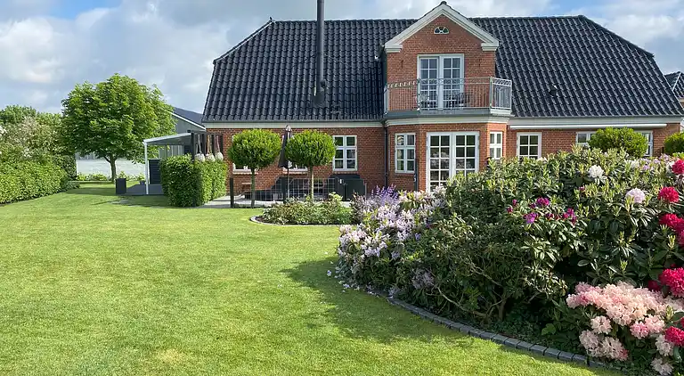 Luksuriøs landejendom midt i natur med welness