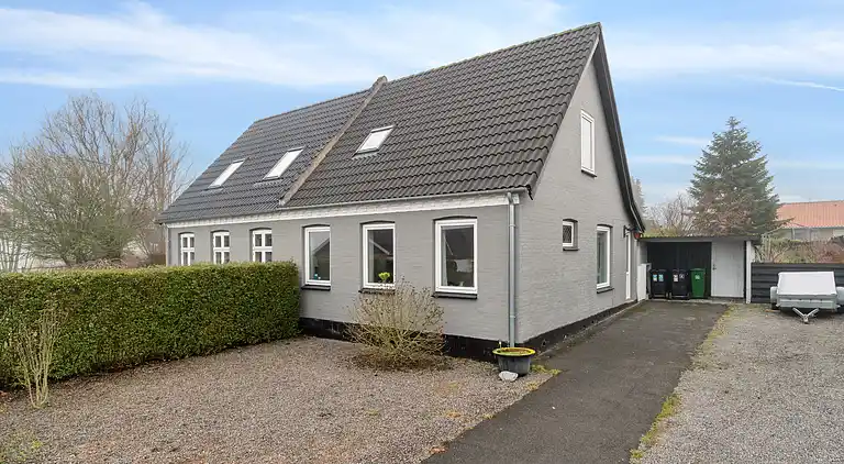 Hyggeligt sommerhus med masser sjæl og charme