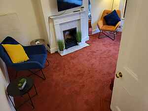 Cozy Fulham Retreat with Private Entrance & Hot Tub