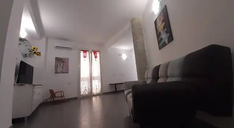 Two-story house in the city -climatized - wifi