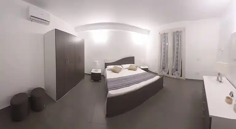 Two-story house in the city -climatized - wifi