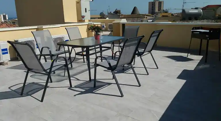 Two-story house in the city -climatized - wifi