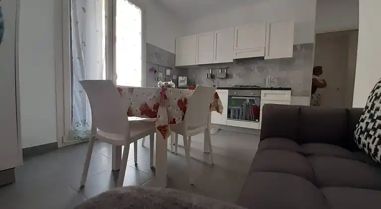 Two-story house in the city -climatized - wifi