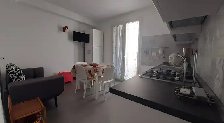 Two-story house in the city -climatized - wifi