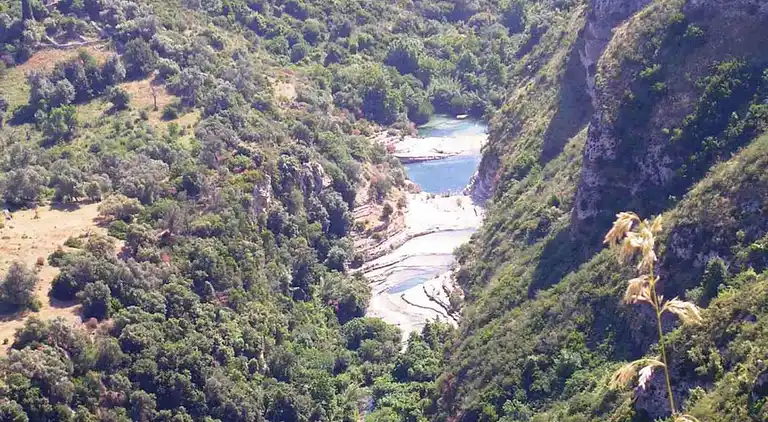 Two-story house in the city -climatized - wifi