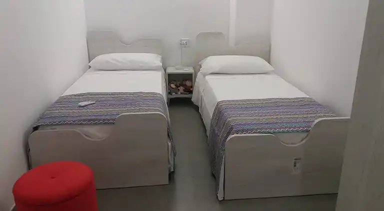 Two-story house in the city -climatized - wifi