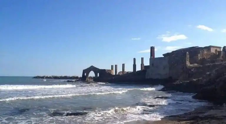 Two-story house in the city -climatized - wifi